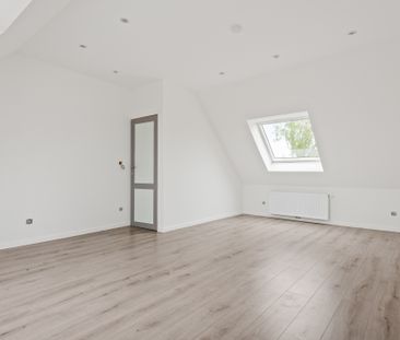 Gerenoveerde woning met 4 slaapkamers en garage te huur - Foto 1