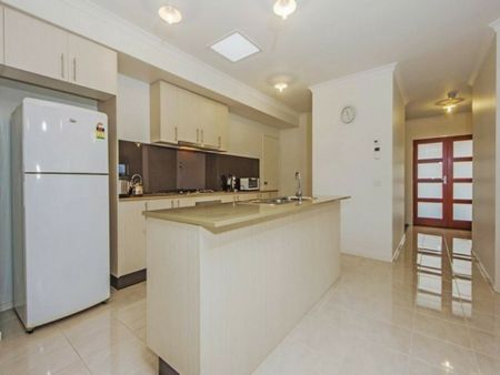 24 Australis Drive, Williams Landing VIC - Photo 3