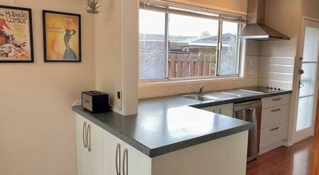 Single level home with 4 bedrooms and 2 Bathrooms - Photo 3