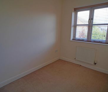 2 bedroom semi-detached house to rent - Photo 3