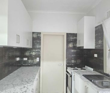 Recently Updated 4 Bedroom Home! - Photo 5