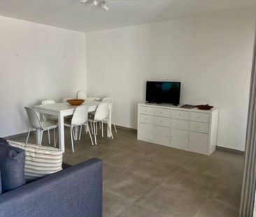 Apartamento T2 Mobilado com Elevador e Varandas - Photo 6