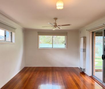 Neat & Tidy Family Home with Spacious Outdoor Entertaining! - Photo 3