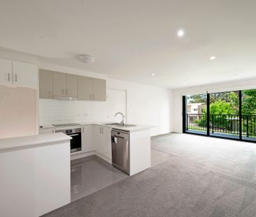 Chic City Living in Narrabundah - Photo 6