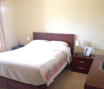 Lovely 3 Bedroom Home - Photo 4