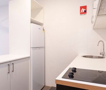 Studio Apartment in Heart of Darlington**ENTER VIA LANDER STREET - Photo 6