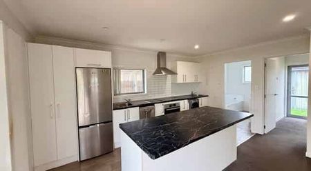 Cozy 1-Bedroom Home-Prime Papamoa Location! - Photo 2