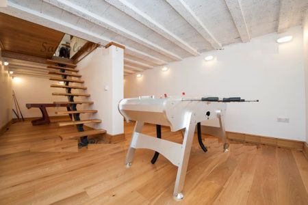 5 bedroom detached to rent Berry Hill Road, GL7 - Photo 3