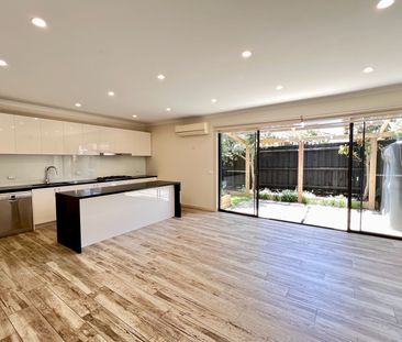 2/18 Lorne Parade, Mont Albert VIC 3127 - Townhouse For Rent | Domain - Photo 3