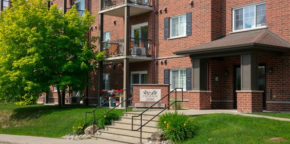 Magnifique 4 1/2 Avec Ascenseur - Photo 3