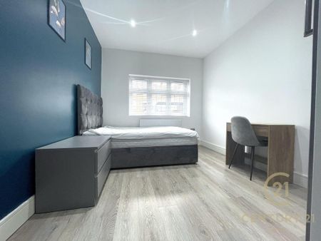 1 bedroom in a house share to rent - Photo 2