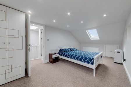 3 bedroom flat to rent - Photo 4