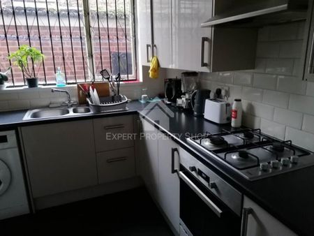 1 bedroom in a house share to rent - Photo 5