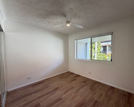 Modern Chevron Island Apartment – Walk to Cafes, Beach & HOTA - Photo 5