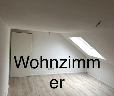 Neu renovierter Dachgeschosswohnung 3-Zimmer ca: 60 m² - Photo 1