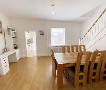 3 bedroom terraced house to rent - Photo 5