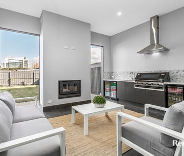 STYLISH LIFESTYLE ENTERTAINER - Photo 6