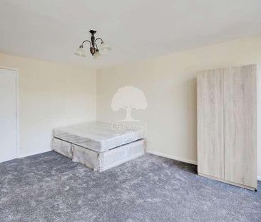 Heritage Close, Uxbridge, UB8 - Photo 4