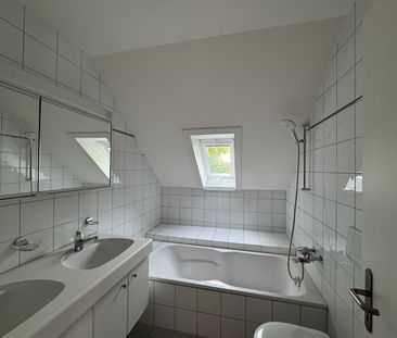 Helle 5.5-Zimmerwohnung im DG mit grosszügigem Grundriss in Hausen ... - Foto 4