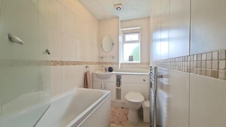 2 bedroom terraced house to rent - Photo 3