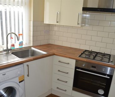 Quinton Park, Cheylesmore, Coventry CV3 5HZ - Photo 1