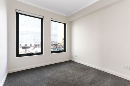 INNER CITY LIVING! - Photo 2