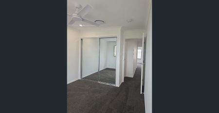 ***BRAND NEW*** - 3 BEDROOM TOWNHOUSE AVAILABLE NOW - Photo 3