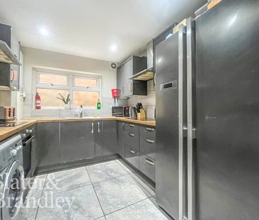 1 bedroom in a house share to rent - Photo 4