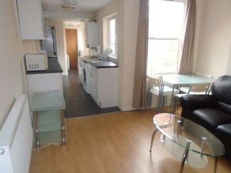 5 bedroom house to rent - Photo 2