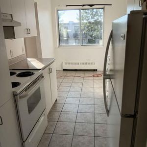 1 Bed 1 Bath Apartment - Photo 2