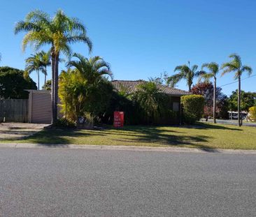 BURPENGARY - CLOSE & EASY - Photo 2