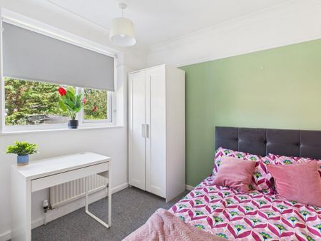 4 bedroom terraced house to rent - Photo 3