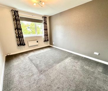 3 bedroom flat to rent - Photo 3