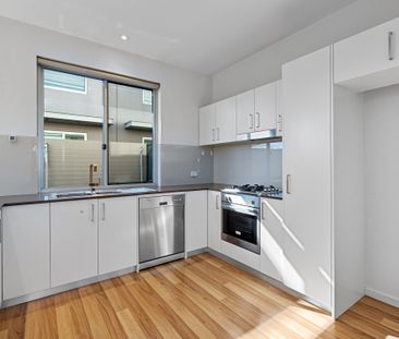 Stunning Designer Townhouse! - Photo 4