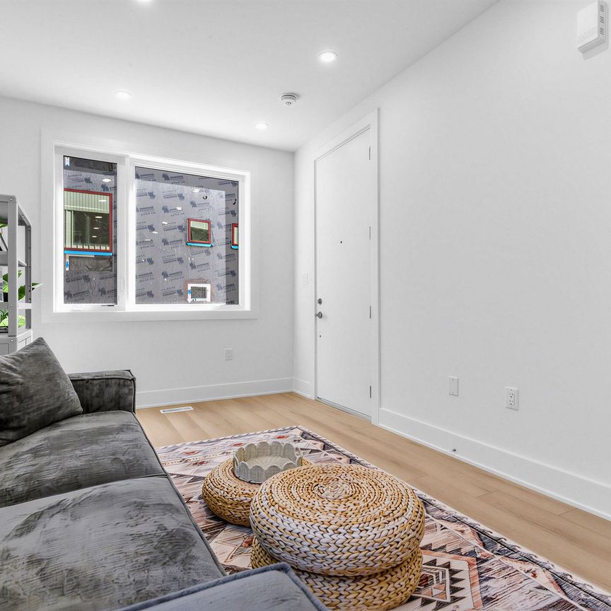 For Lease - 45 Bellevue Avenue Unit# 6b, Toronto, Ontario - Photo 1