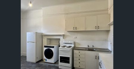 Updated and ready, right in the City Centre! - Photo 5