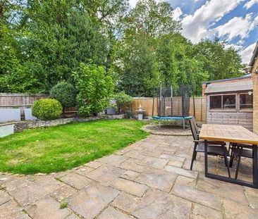 Drayhorse Drive, Bagshot, Surrey, GU19 - Photo 2