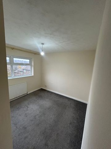 3 Bed End Terrace, Beckhill Chase, LS7 - Photo 4