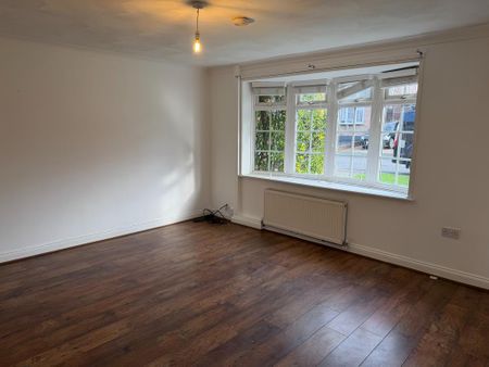 3 bedroom semi-detached house to rent - Photo 2