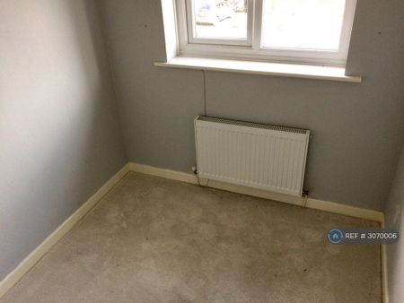 3 bedroom detached house to rent - Photo 4