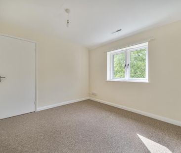 3 bedroom detached house to rent - Photo 5