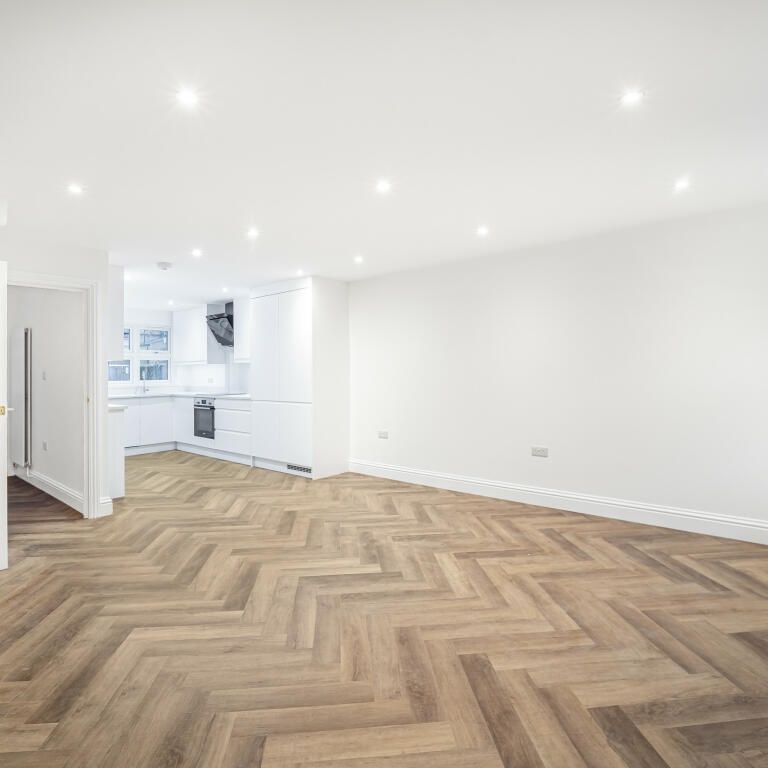 6 Bed Terraced House, Pennington Close, SE27 - Photo 1