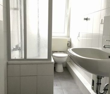 Ideal für ein bis zwei Personen - Gut geschnittene Erdgeschosswohnung mit Badewanne - Foto 2