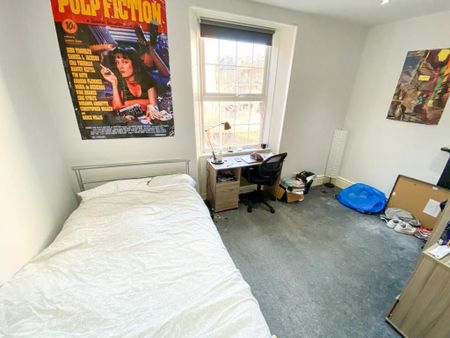 4 bedroom flat to rent - Photo 3