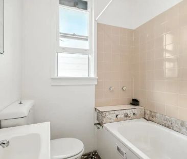 “GREAT LOCATION!!” - Photo 4