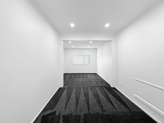 Spacious Unit in Ellerslie - Photo 1