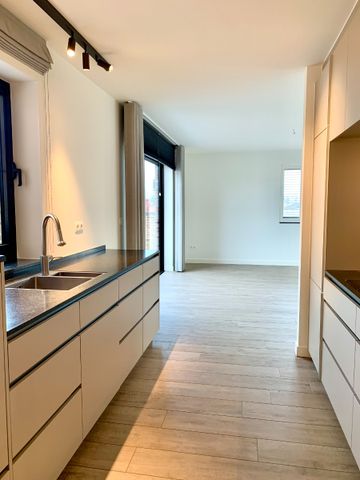 Luxe appartement met 2 slaapkamers te Bree - Photo 4