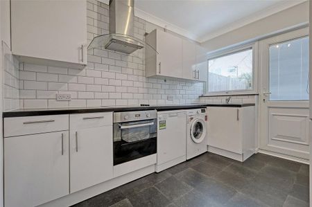 3 bedroom terraced house to rent - Photo 5