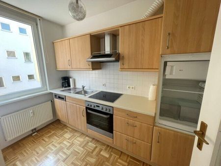 Gepflegte 2-Zi-Wohnung Nähe Schillerplatz - Photo 3