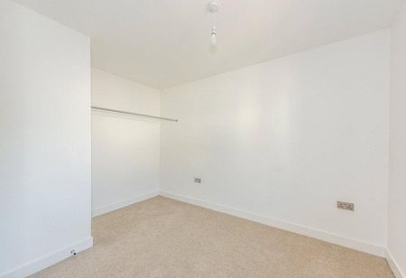 4 bedroom terraced house to rent - Photo 5